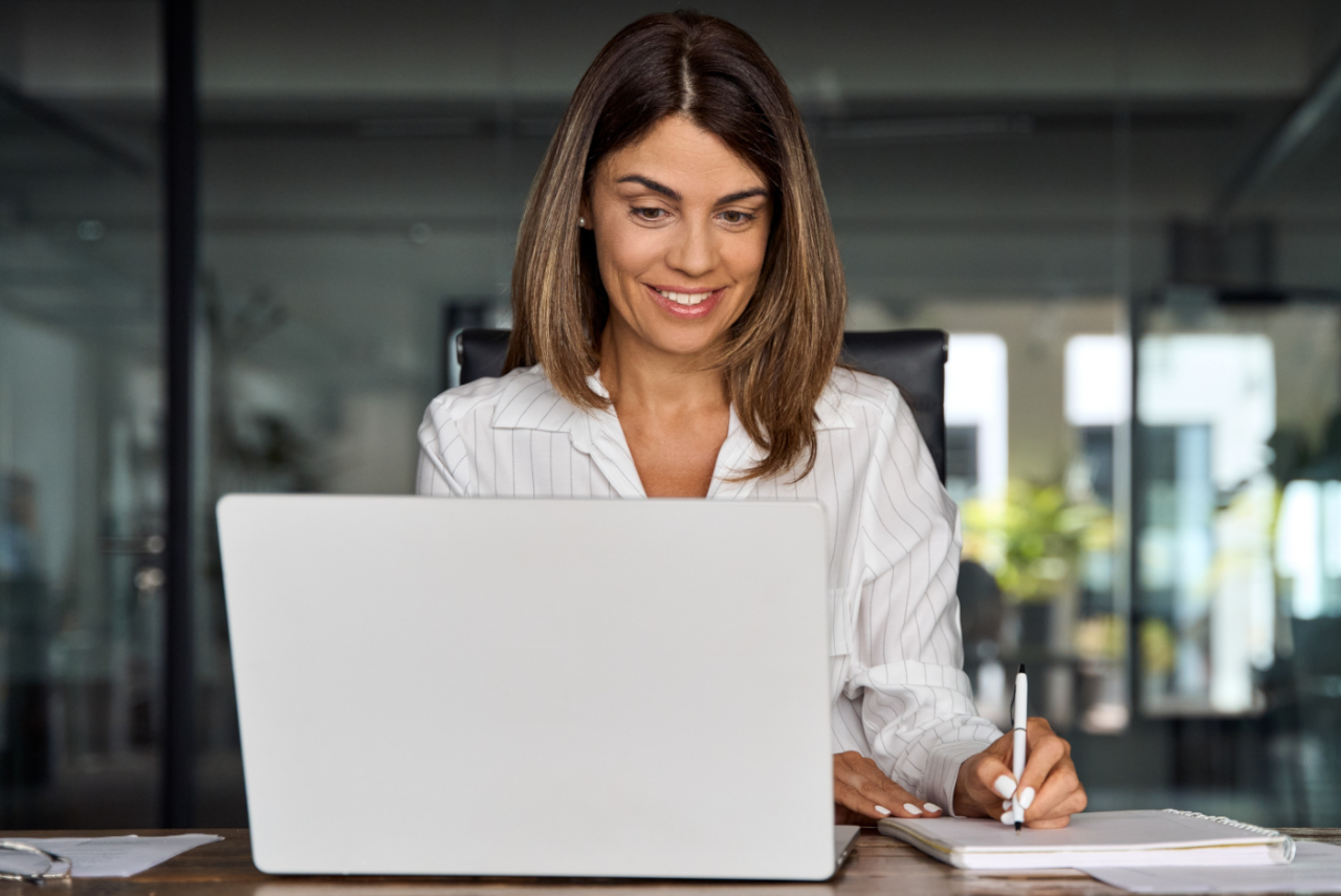 Women working on her laptop