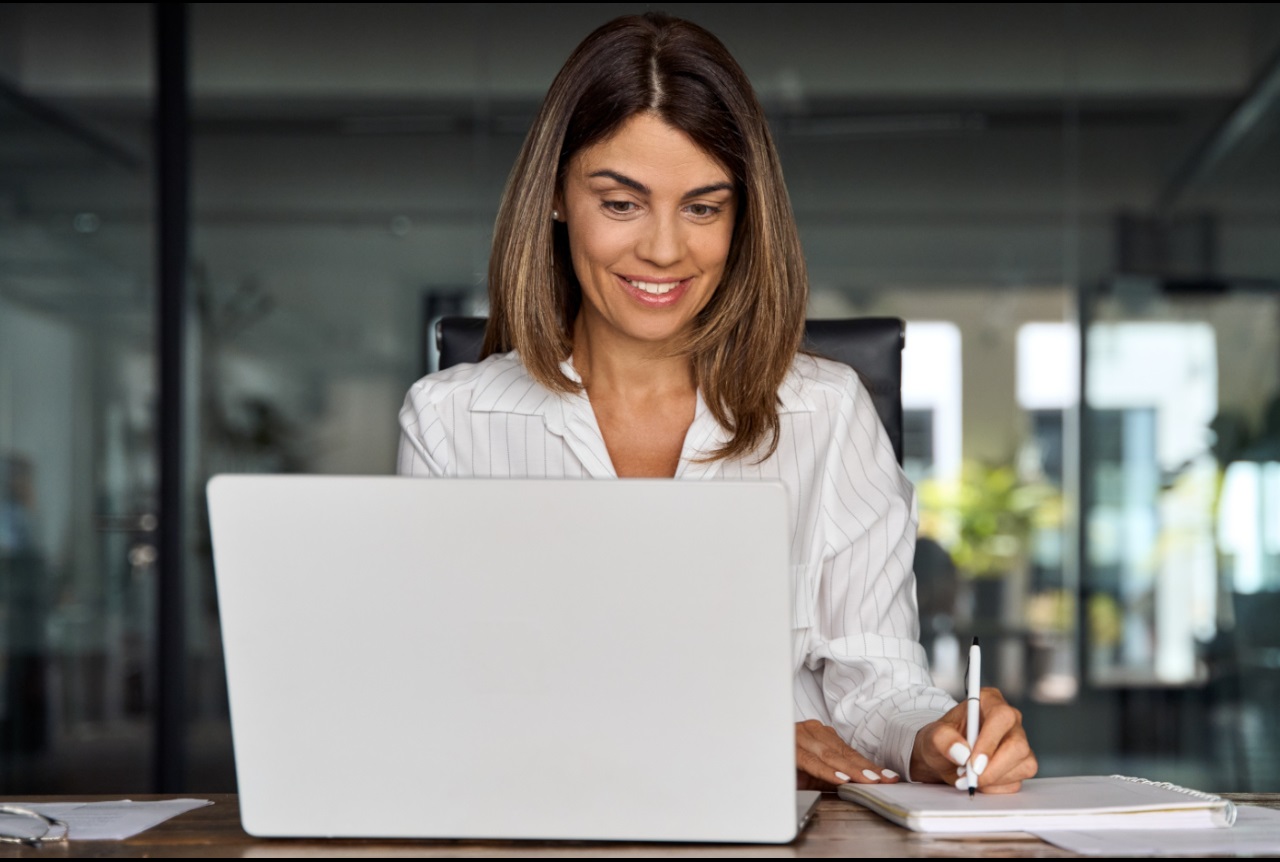 Women working on her laptop